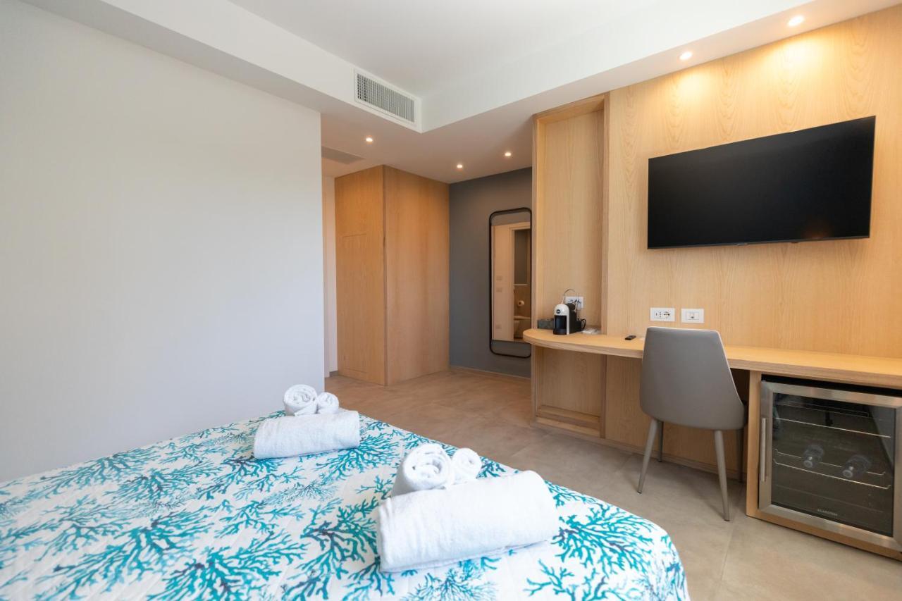 Molo Brin Rooms & Suites Olbia Bagian luar foto